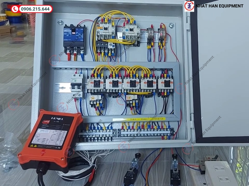 Tủ điện cầu trục điều khiển contactor Tủ điện cầu trục điều khiển contactor